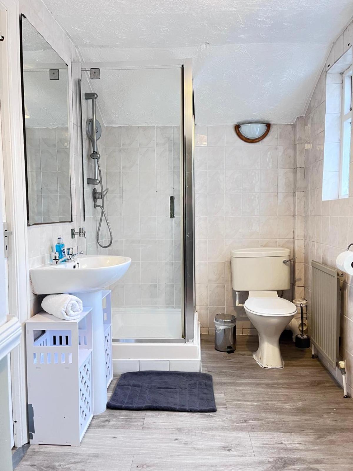 La Estrella Apartment Beckenham